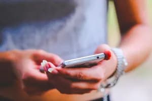 «Spiava la ex con un virus nel cellulare», a Taranto processo per un 53enne