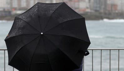 Breve tregua dal caldo in Puglia: scatta l'allerta gialla per temporali e vento forte in tutta la regione