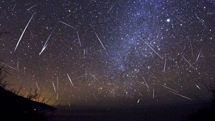 L'eclissi di Sole e le stelle cadenti accendono la notte del 12 agosto. E stanotte nasi all'insù per San Lorenzo