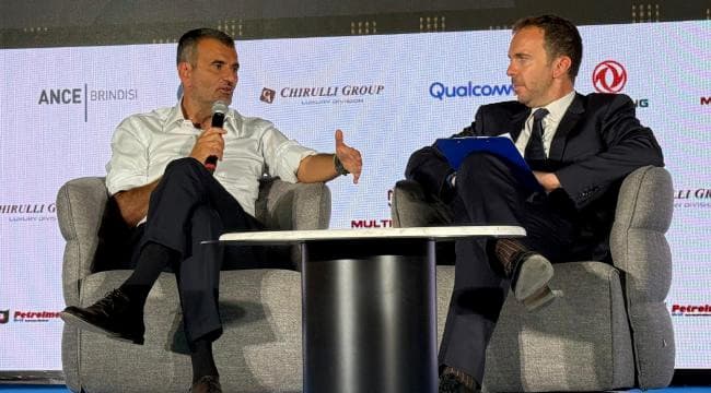 «Campo largo, meglio scegliere il leader che fare le primarie». Decaro: «Ma io resto in Puglia»