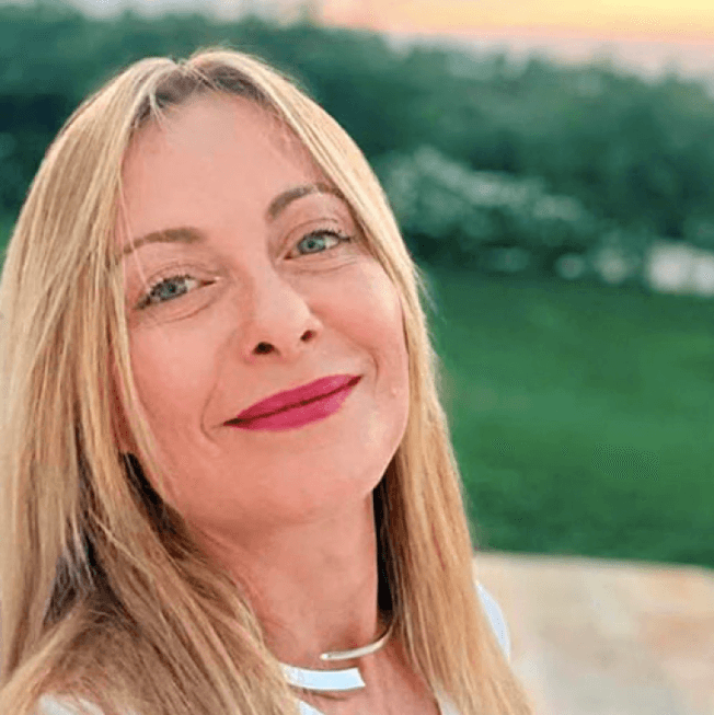Puglia felix, vacanze tra mare e ulivi per Giorgia Meloni, ministri e big di FdI