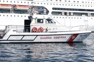 Pesca con attrezzo vietato, sanzionato un motopesca a Taranto: multa da 2mila euro