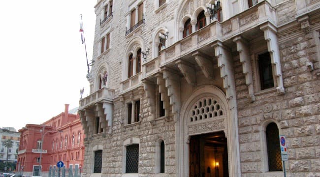 Regione, la legge sulle nomine aggirata: Matarrelli manda in Aqp una sua compaesana di Mesagne
