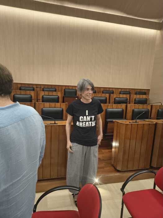 Abderrahim Fakir come George Floyd, l'assessora regionale Miglietta indossa la maglia «I can't Breath»: «Un fermo atroce»