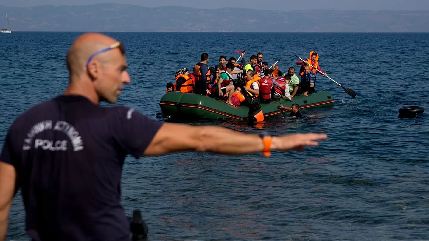 La Grecia pianifica un centro di rimpatrio per migranti dal 2027, seguendo l'esempio dell'Italia