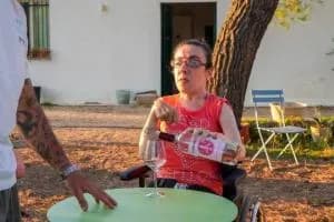 Manduria, ecco il riscatto di Valentina: sommelier fuoriclasse colpita da tetraparesi