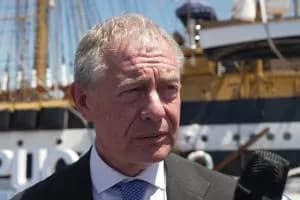 Ex Ilva, Urso lancia segnali: «Cassa integrazione necessaria se fabbriche non lavorano»