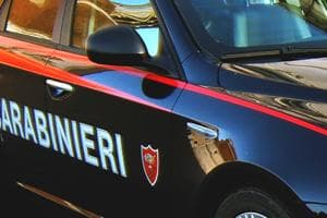 A Taranto spaccio davanti alle portinerie dell’ex Ilva e minacce a due operai : arrestato 37enne