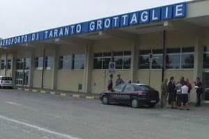 Grottaglie, Ferrarese rilancia l'aeroporto del Mediterraneo. Bitetti: «I voli civili restino anche dopo i Giochi»