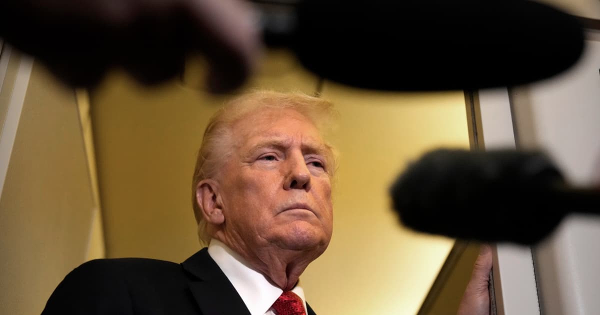 Caso Epstein, nuove accuse contro Donald Trump: una donna accusa di violenza sessuale, i democratici chiedono un procuratore speciale
