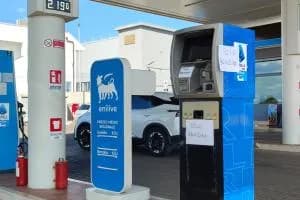 La protesta degli operai Ex Ilva blocca le autocisterne dell'Eni: possibili difficoltà in tutta la Puglia