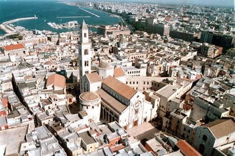Economia pugliese, ecco il report annuale di Bankitalia: «Crescita dell'1,1% in 16 anni. Bari, Lecce e Bat sul podio»