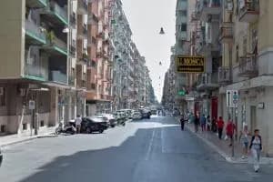 Taranto, gara di velocità tra due auto in centro: denunciato un 26enne