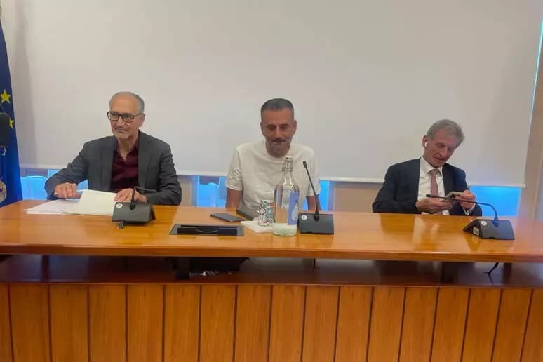 Ex Ilva, Decaro dopo incontro con i sindacati: «Attendiamo convocazione da Palazzo Chigi sul futuro dello stabilimento»