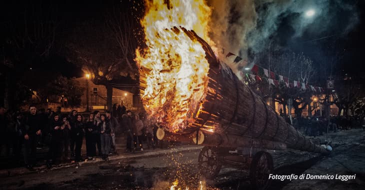 Bando per l’erogazione di contributi dei rituali festivi legati al fuoco anno 2026: approvazione elenco istanze ammesse e non ammesse a finanziamento ed impegno di spesa