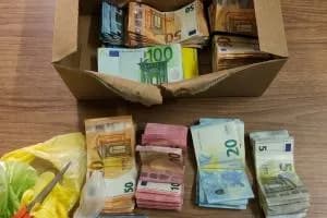 Palagiano, in casa con cocaina e 19mila euro in contanti: arrestato un 21enne