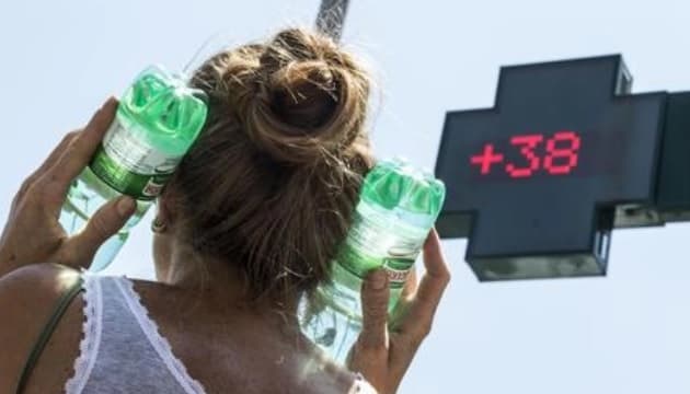 Caldo, allarme anche per la salute mentale: aumentano i ricoveri durante le ondate di calore. In Puglia scatta il bollino giallo