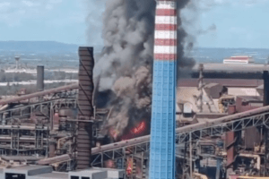 Ilva, il tavolo al Mimit sulla trattativa per vendere. Il governo insiste: «Lo stabilimento deve sopravvivere»

