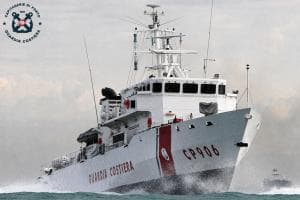 Bufera a Taranto, barche in balìa del mare: soccorsi e imbarcazioni danneggiate
