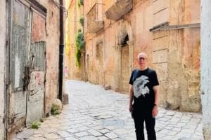 Medimex 2026, a Taranto il grande appuntamento con i Pet Shop Boys: il duo britannico a spasso nella Città Vecchia