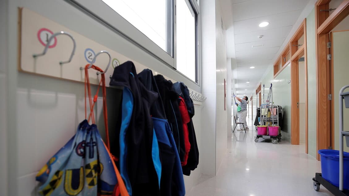 Scuola, arrivano i nuovi fondi per il personale Ata: ma in Puglia crescono i precari