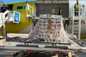 Da Grottaglie verso Istanbul, è decollato il primo volo cargo: «Così la filiera pugliese si apre ai nuovi mercati» VIDEO