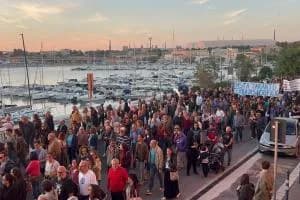 Ex Ilva, il corteo a Taranto. I cittadini in strada: «Basta inquinamento e ricatto occupazionale» FOTO/VIDEO