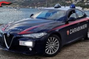 Taranto, lancia la droga dalla finestra all'arrivo dei carabinieri: arrestato un 25enne