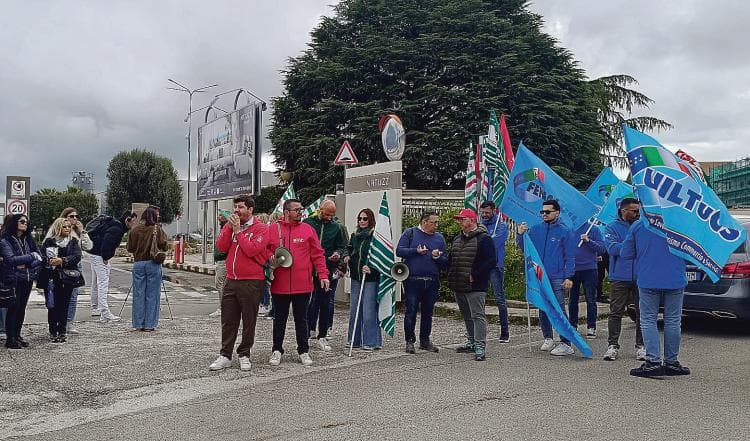 Vertenza Natuzzi, tutti gli spiragli in attesa del tavolo al Mimit: «Ora intervenga il governo»