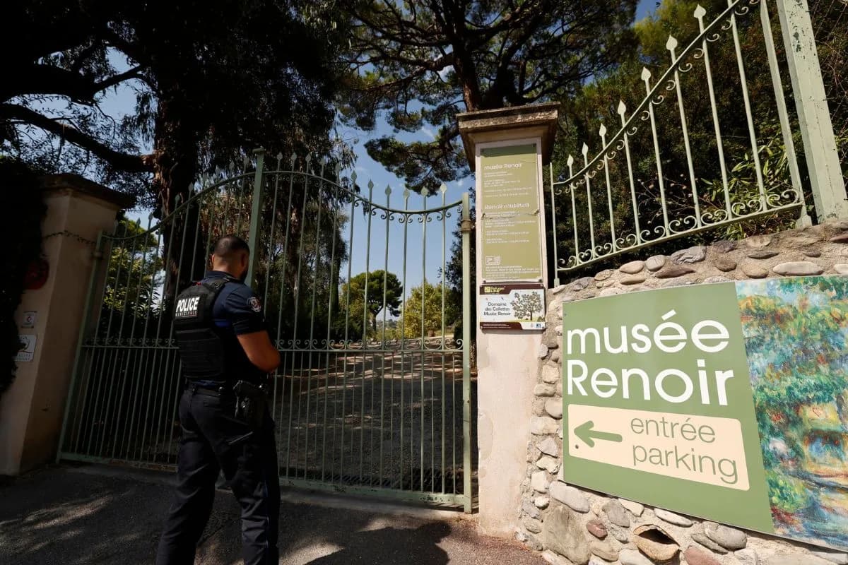 Ritrovati in Francia i due quadri di Renoir rubati: sei arresti