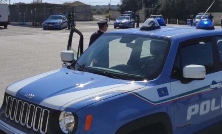 A14, auto contromano tra Bari e Canosa: intervento della Polizia Stradale evita una tragedia nella notte