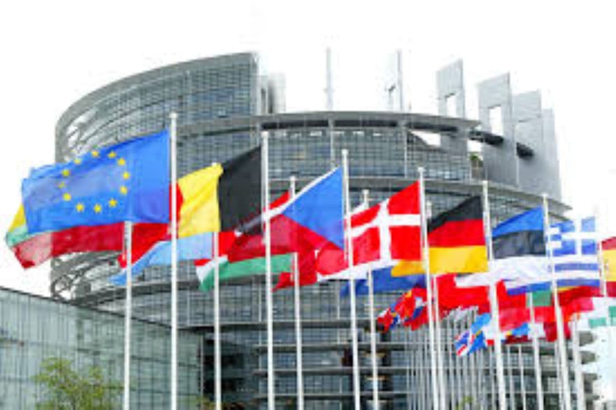 L'Europa accelera sull'ingresso dell'Ucraina nella Ue. Frizioni tra la Lega contraria e gli alleati di governo