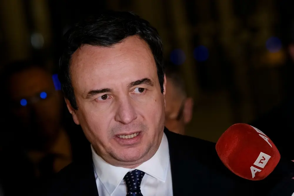 Kosovo, vittoria elettorale per Albin Kurti: Vetëvendosje cresce ma resta sotto la soglia per governare da sola